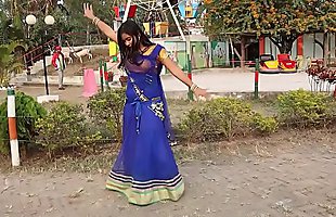 Amateur Bangladeshi School Girl Hot Dance With Song